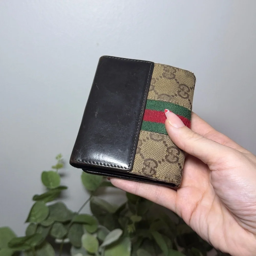 Vintage Gucci GG Wallet Push Lock Monogram Pre-Loved Supreme Jackie 1961 Compact
